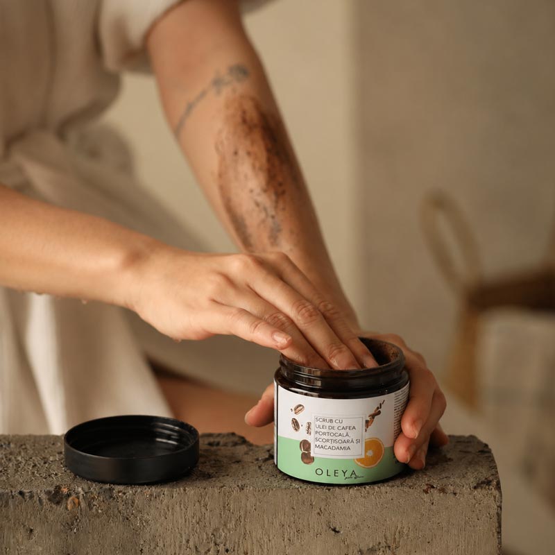 Smooth and Firm Ritual - Scrub cu efect modelator cu ulei de Cafea, Portocală și Scortișoară - imagine 3